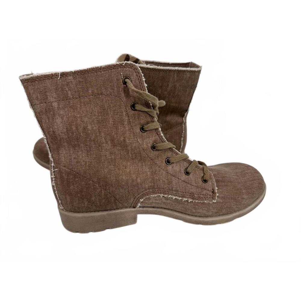 S Decree women's size 10 combat boots Tan fabric distressed details NWOT